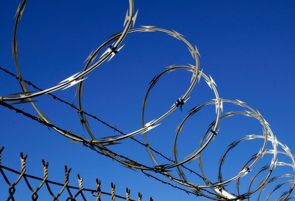 Оформил кредиты на чужих: в Жетысу мошенника посадили на 4,5 года