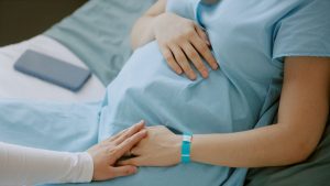 Старый роддом 1938-го года постройки снесли в Алматы