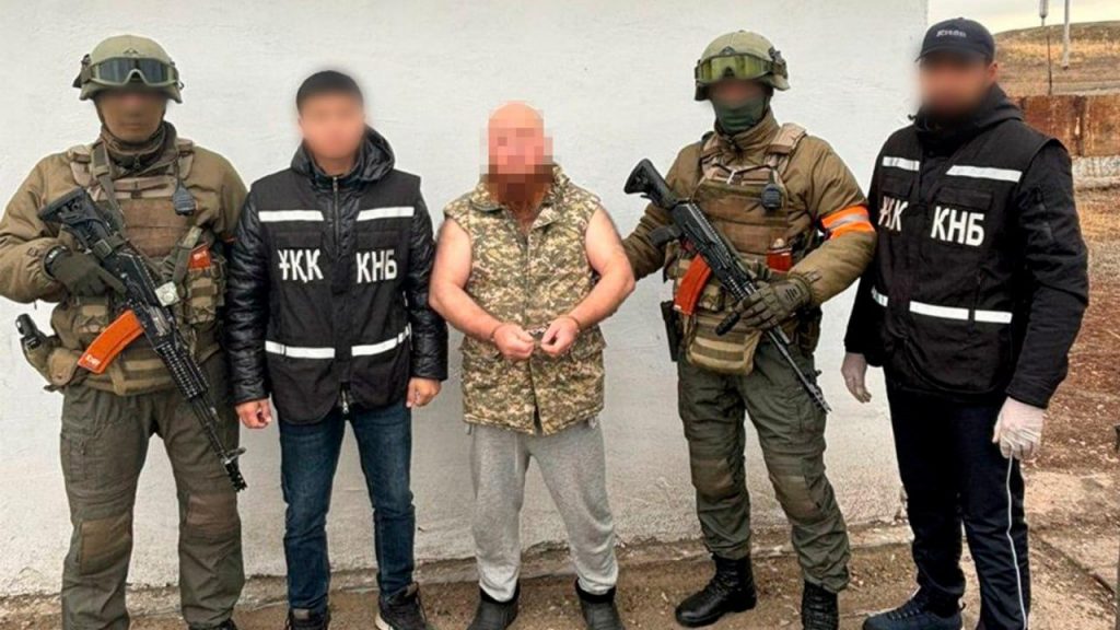 Призывали к насилию и убийствам: сотрудники КНБ задержали шесть человек