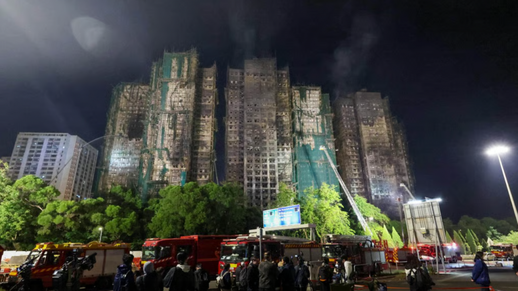 Число погибших в результате пожара в Гонконге возросло до 94 человек