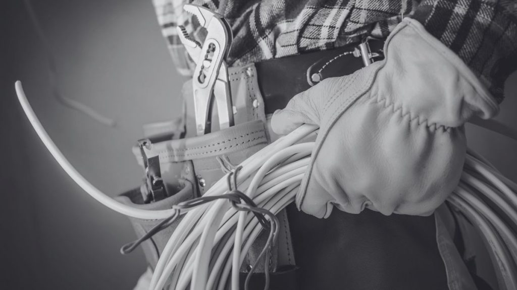 Электрослесарь погиб от удара током в ТОО «Богатырь Комир» электрослесарь ток