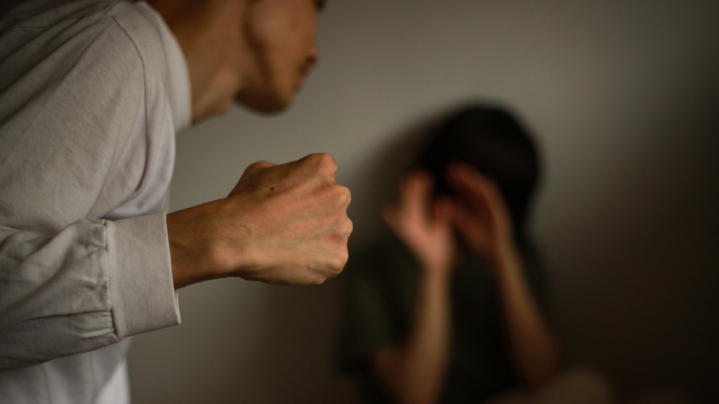 137 женщин и девочек умирают от рук партнёров и родственников ежедневно – ООН