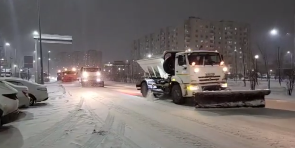 Тысячу спецмашин выгнали на улицы Астаны для уборки снега