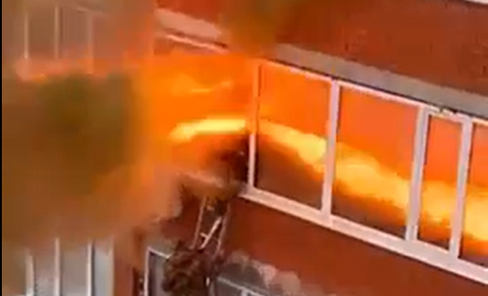 Взрыв в многоквартирном доме произошёл в Уральске. Видео