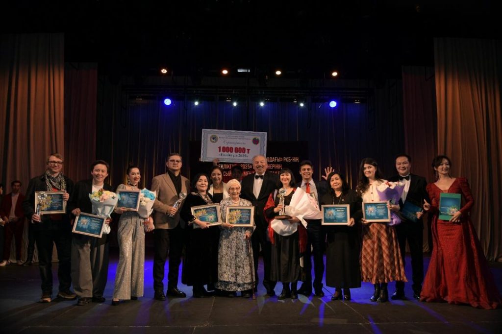 В Алматы вручили театральную премию «Енликгуль – 2025»