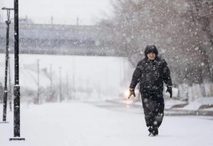 Резкое похолодание ожидается в Астане: спасатели просят людей быть бдительными