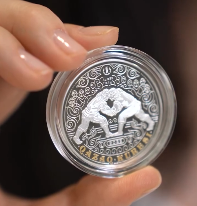 Коллекционную монету QAZAQ KÚRESI выпустил Нацбанк РК