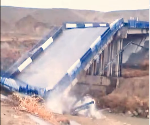 В Туркестанской области обрушился мост