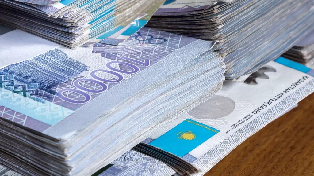 Эксперты улучшили прогноз курса тенге, но ухудшили ожидания по инфляции и ВВП