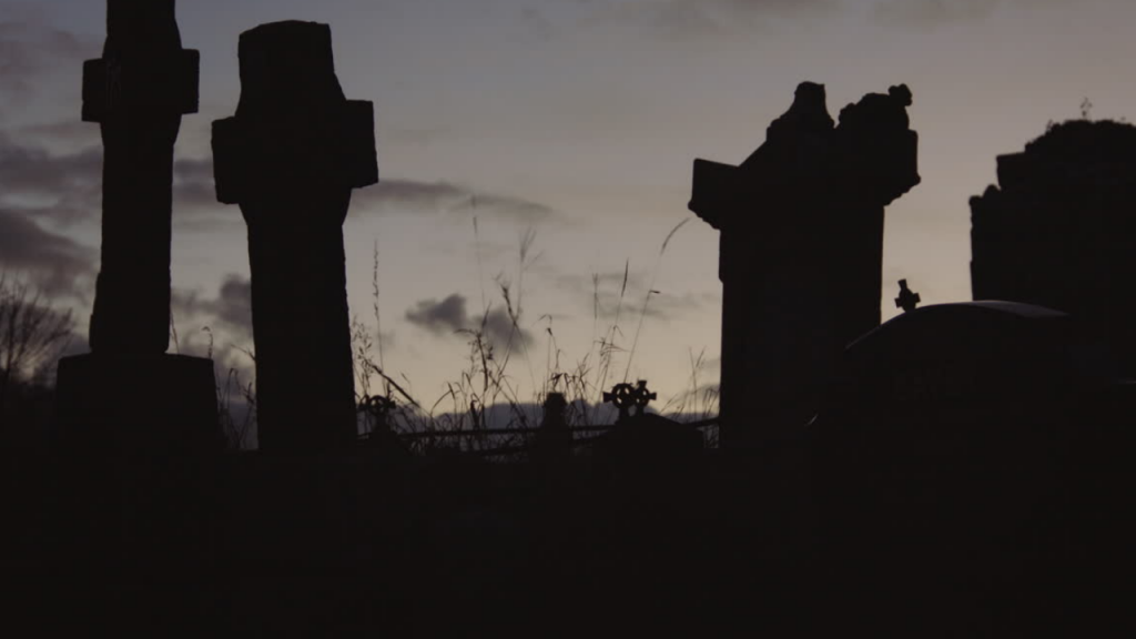 Блогера в Атырау избили на кладбище: дело рассматривают в суде