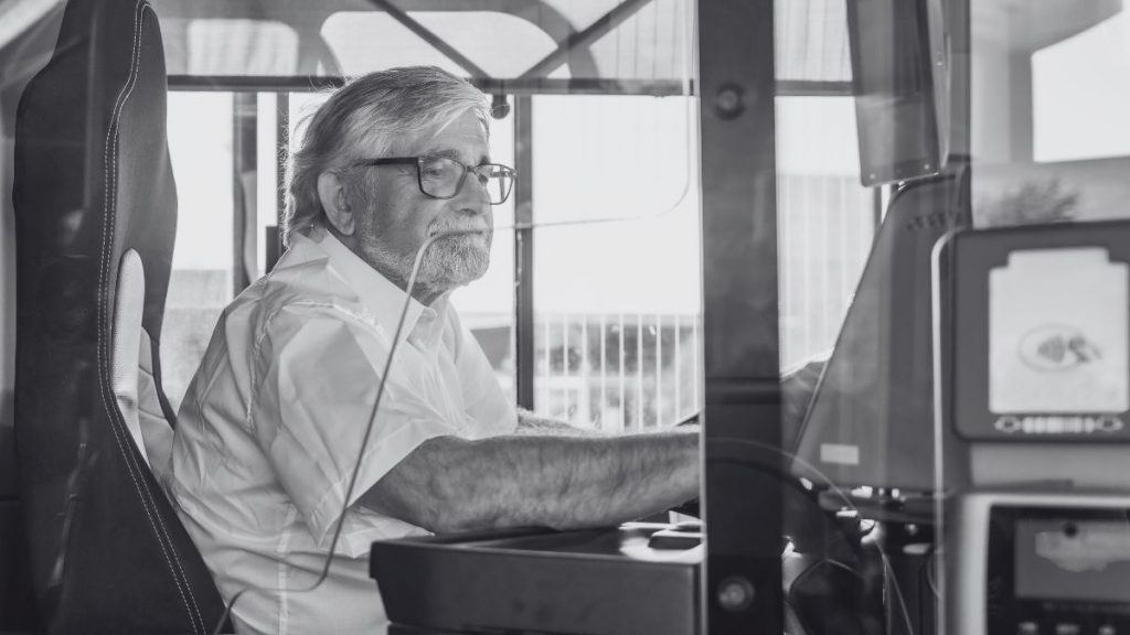 В Алматы за рулём автобуса скончался водитель автобус