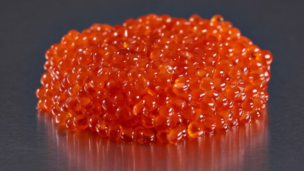 Кишечную палочку обнаружили в икре нескольких марок в РФ: попала ли продукция на рынок Казахстана икра