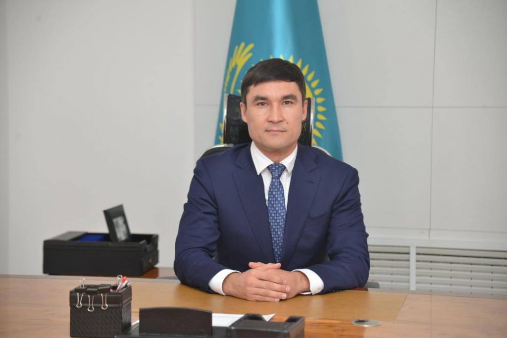 Видео драки Серика Сапиева и его заместителя появилось в соцсетях Сапиев