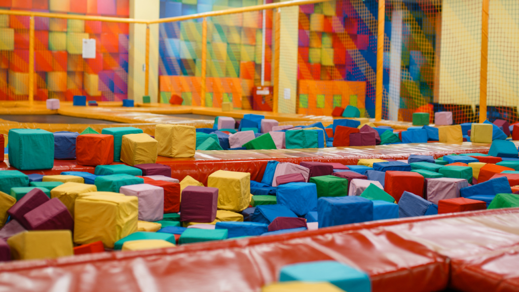 Ребёнок остался инвалидом после травмы в батутном парке Актобе: сумму компенсации увеличили до 7 млн