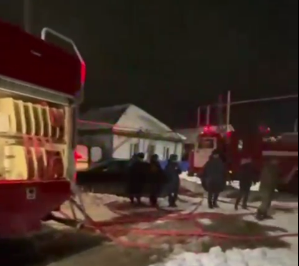 Пожарные спасли пятерых человек в Тобыле