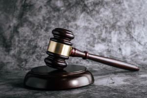 Крупный штраф за взятку получил госслужащий в Актобе