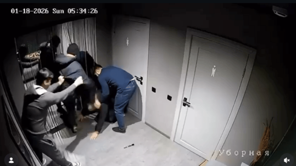 Мужчину жестоко избили в ночном баре в Атырау: подозреваемых задержали