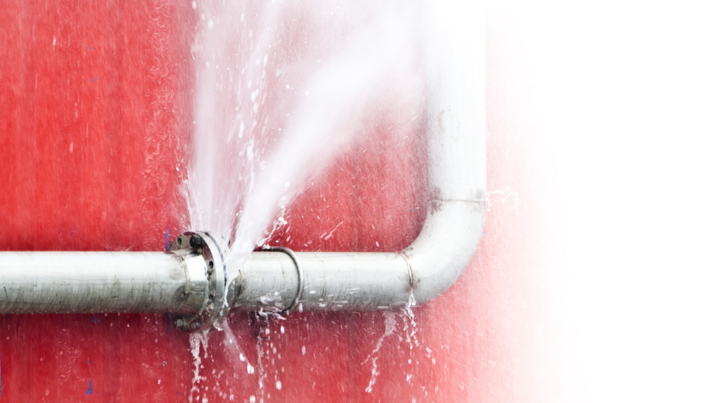 Авария на водопроводе: в Костанае 37 зданий остались без холодной воды