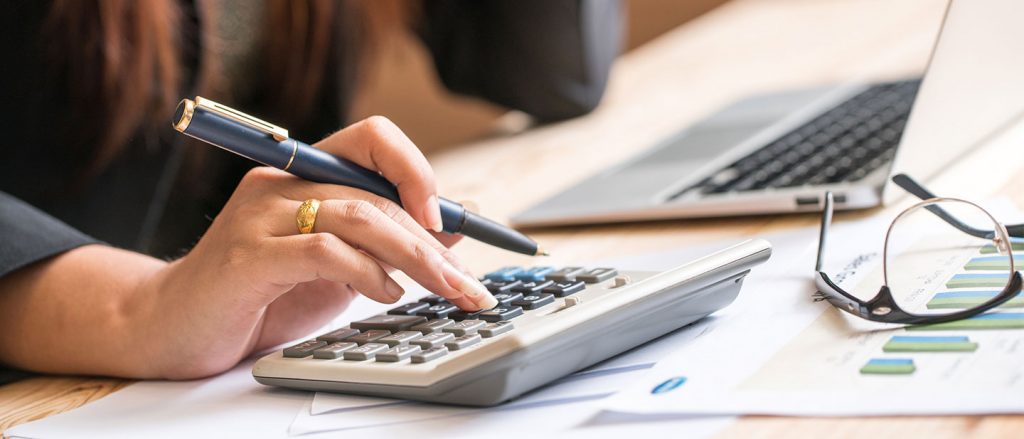 Более 63% долгов казахстанцев приходится на рассрочки