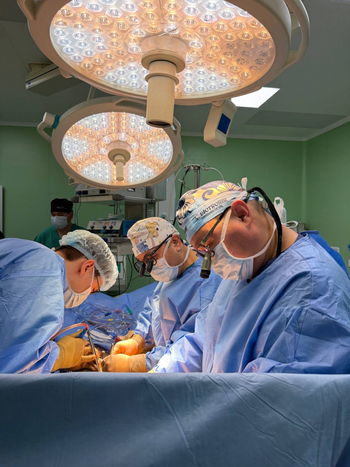 Беременную женщину с тяжелым пороком сердца спасли алматинские кардиологи