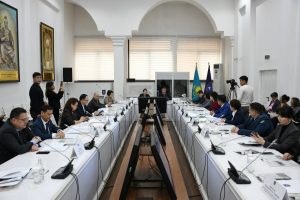 Депутаты рассказали работникам КазНУ о проекте новой Конституции