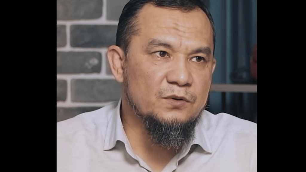 “Проповедника” Дарынa Мубарова оштрафовали за распространение религиозных материалов