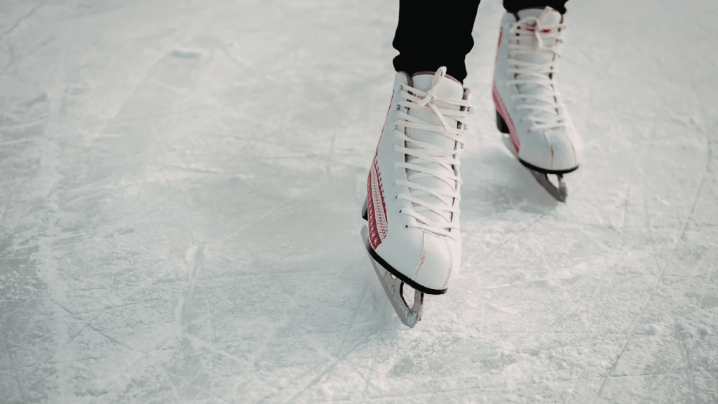 Фигуристам срывали занятия: в Алматы накажут управляющих спорткомплексов