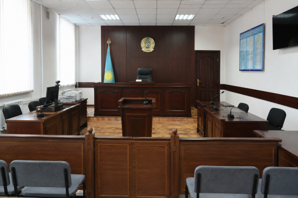 Женщину обманули мошенники, и она потом сама провернула схему на 25 млн тенге