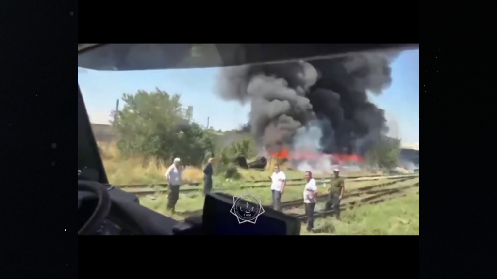Десятки грузовых покрышек загорелись в Шымкенте