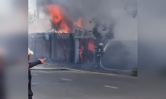 Два жилых дома загорелись в Экибастузе (ВИДЕО)