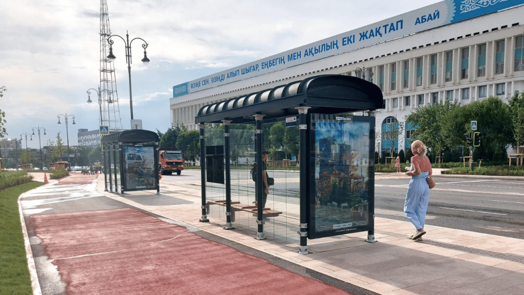 В Алматы открыли остановку прямо на Новой площади