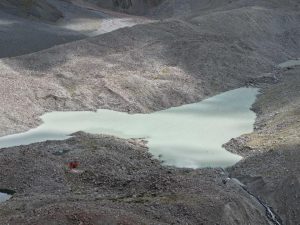 Больше миллиона кубометров воды сбросили с морённых озёр
