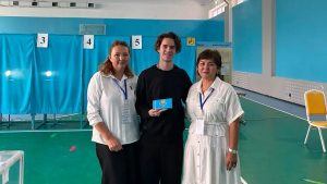Олимпийские чемпионы и деятели искусства проголосовали на выборах в Курултай