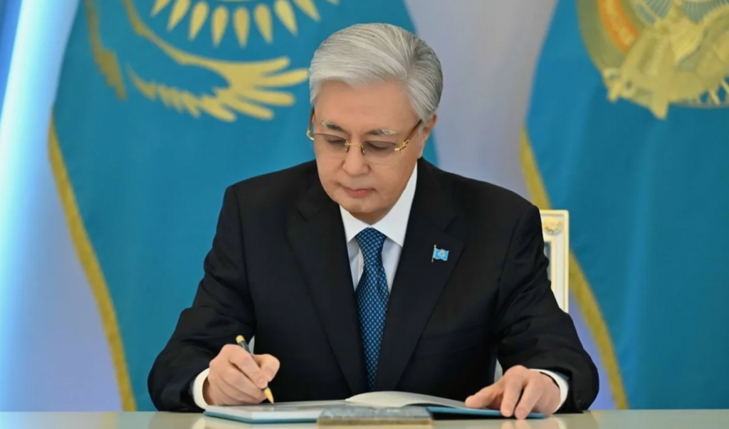 Токаев подписал указы о назначении вице-президента и премьер-министра Казахстана