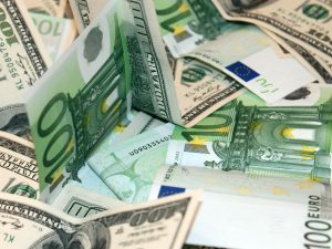 Меняем деньги: курсы валют в обменниках Казахстана