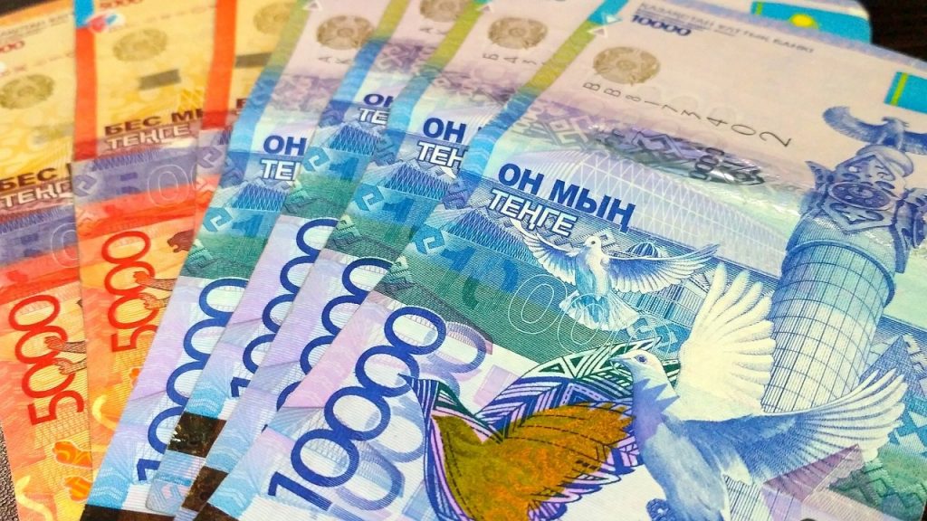 Зарплаты депутатов Курултая: кто получит больше